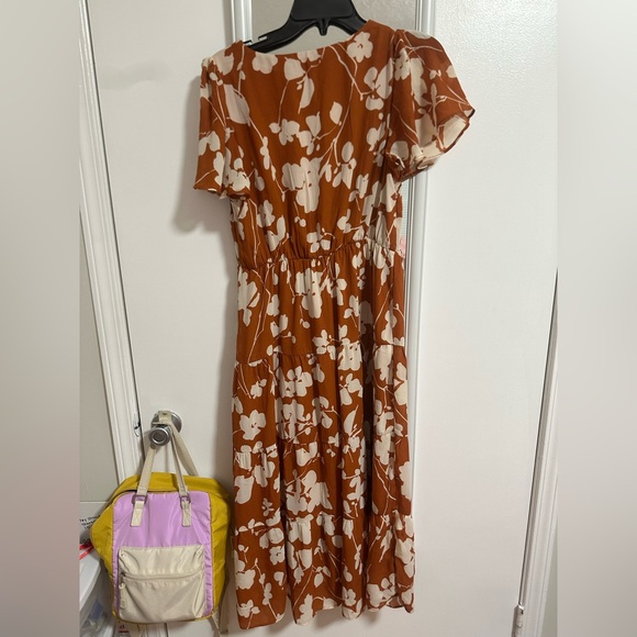 Abercrombie & Fitch Floral Maxi Dress in Burnt Orange and Cream - Picture 2 of 4